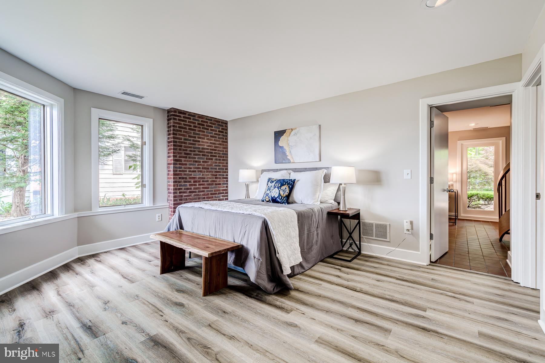 EDGEWATER BEACH - Residential