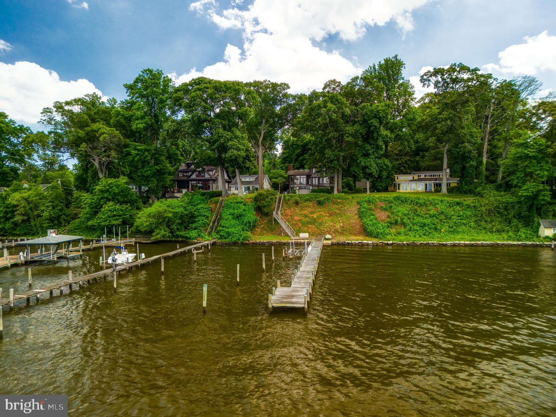 EDGEWATER BEACH - Residential
