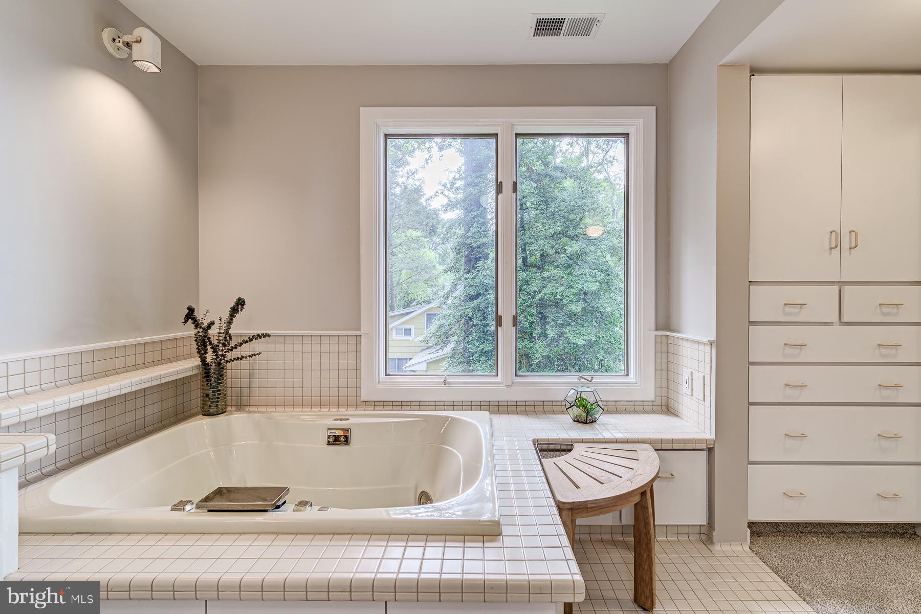 EDGEWATER BEACH - Residential