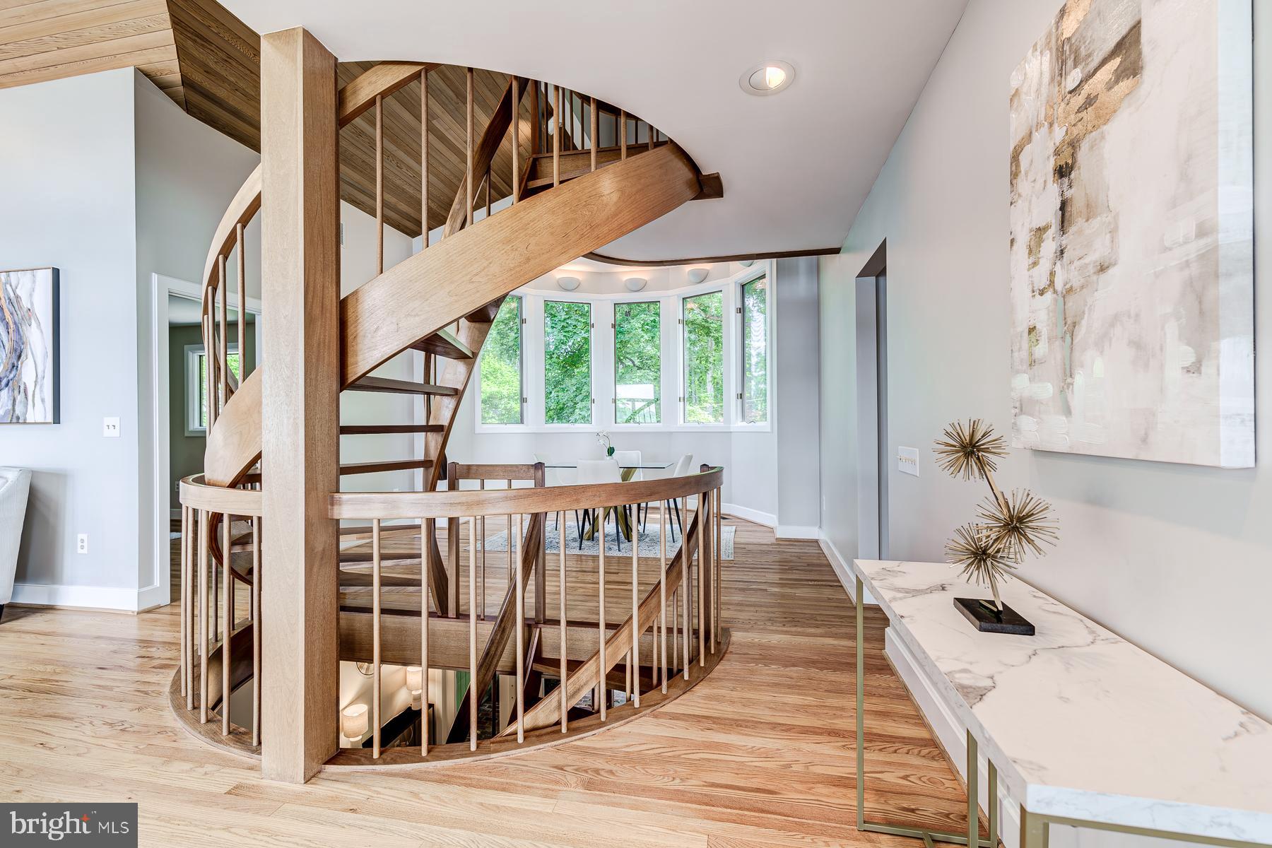 EDGEWATER BEACH - Residential