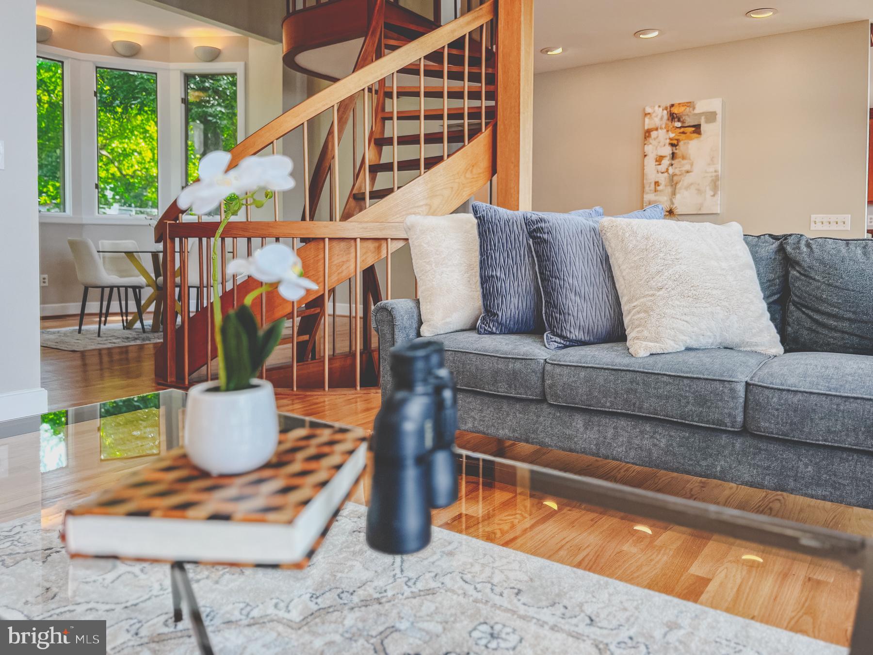 EDGEWATER BEACH - Residential