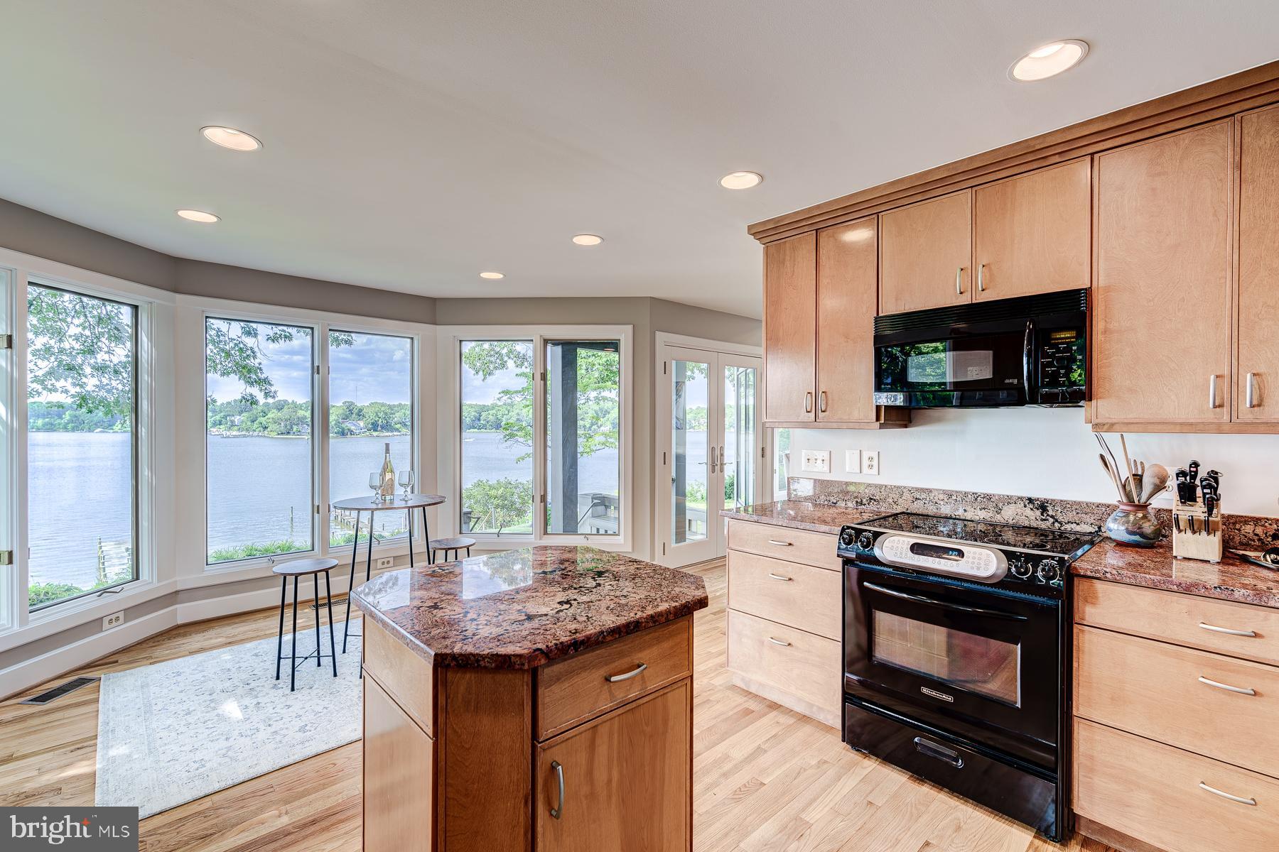 EDGEWATER BEACH - Residential