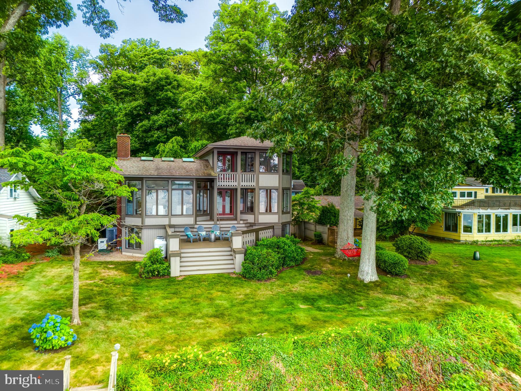 EDGEWATER BEACH - Residential