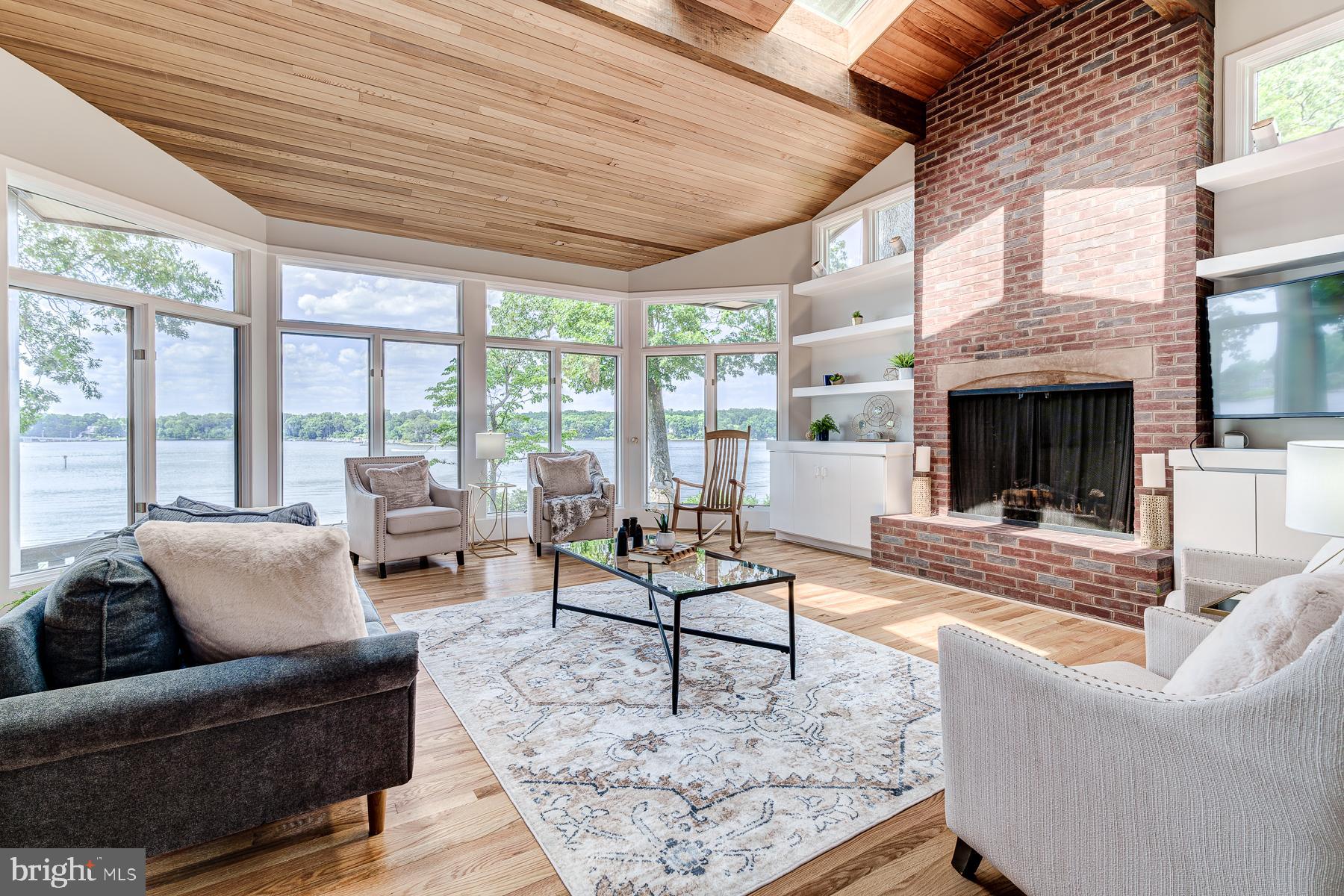 EDGEWATER BEACH - Residential