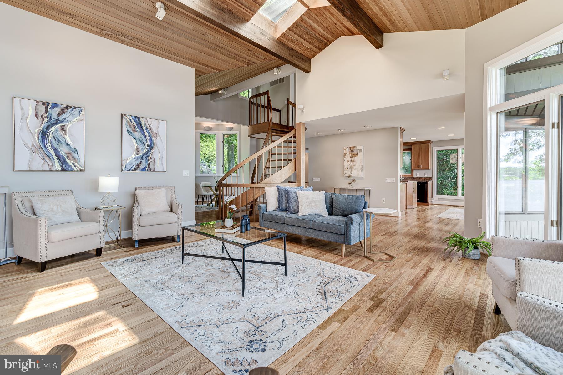 EDGEWATER BEACH - Residential