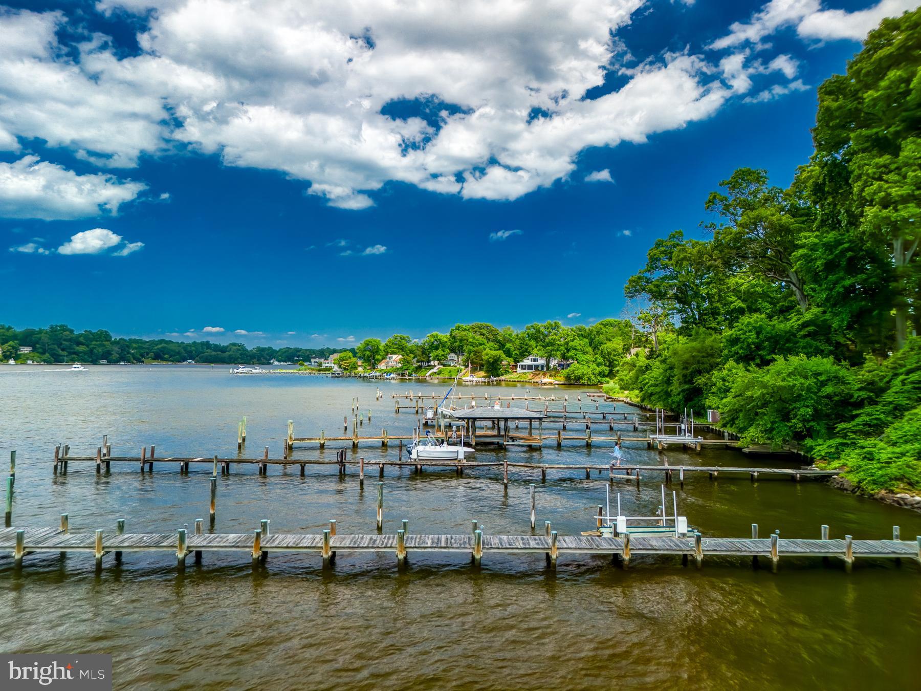 EDGEWATER BEACH - Residential