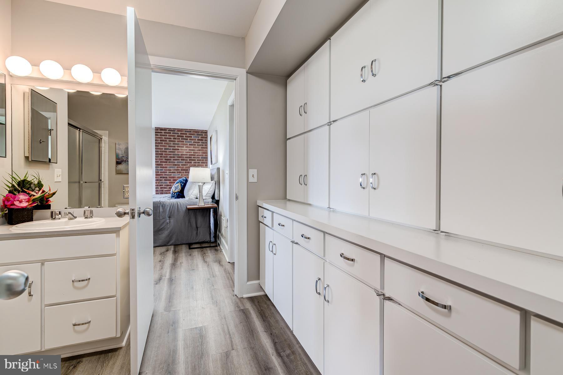 EDGEWATER BEACH - Residential