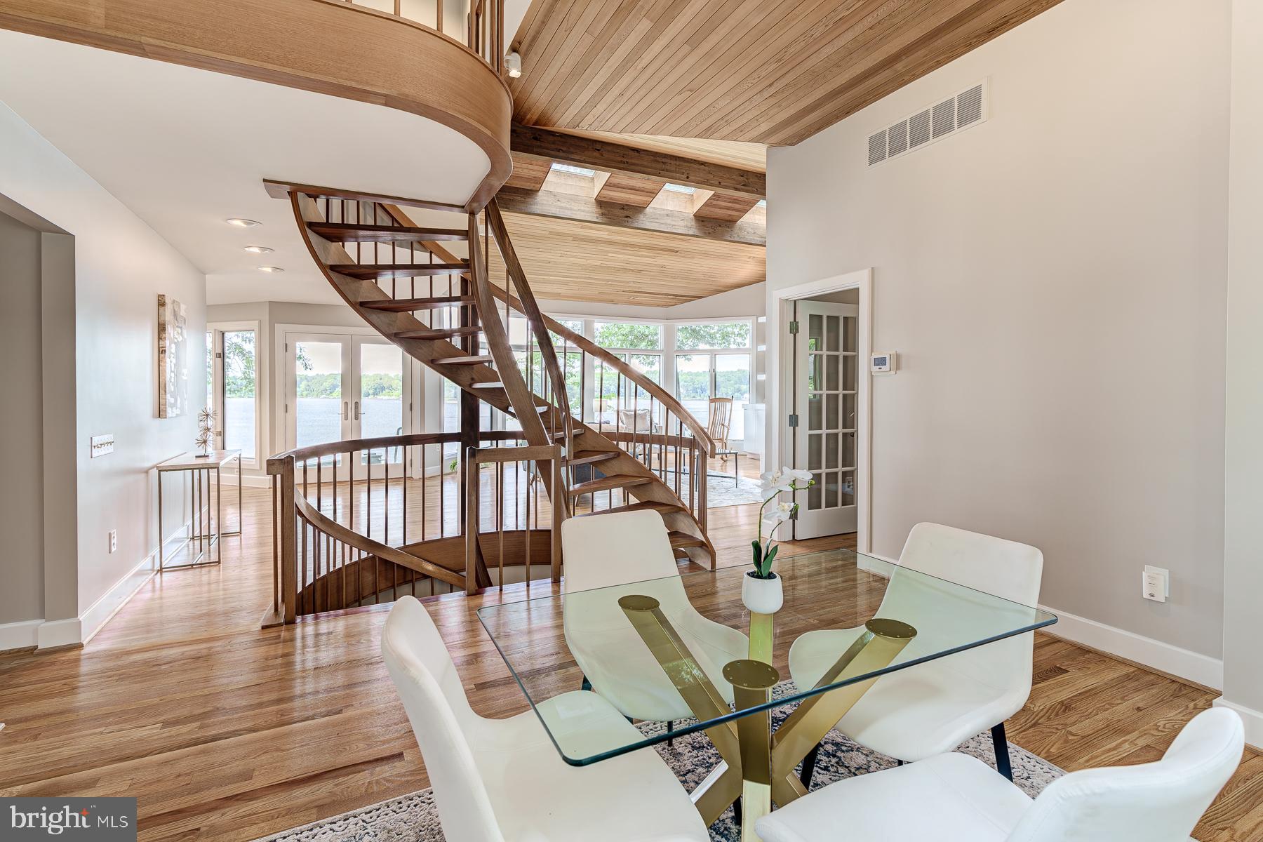 EDGEWATER BEACH - Residential