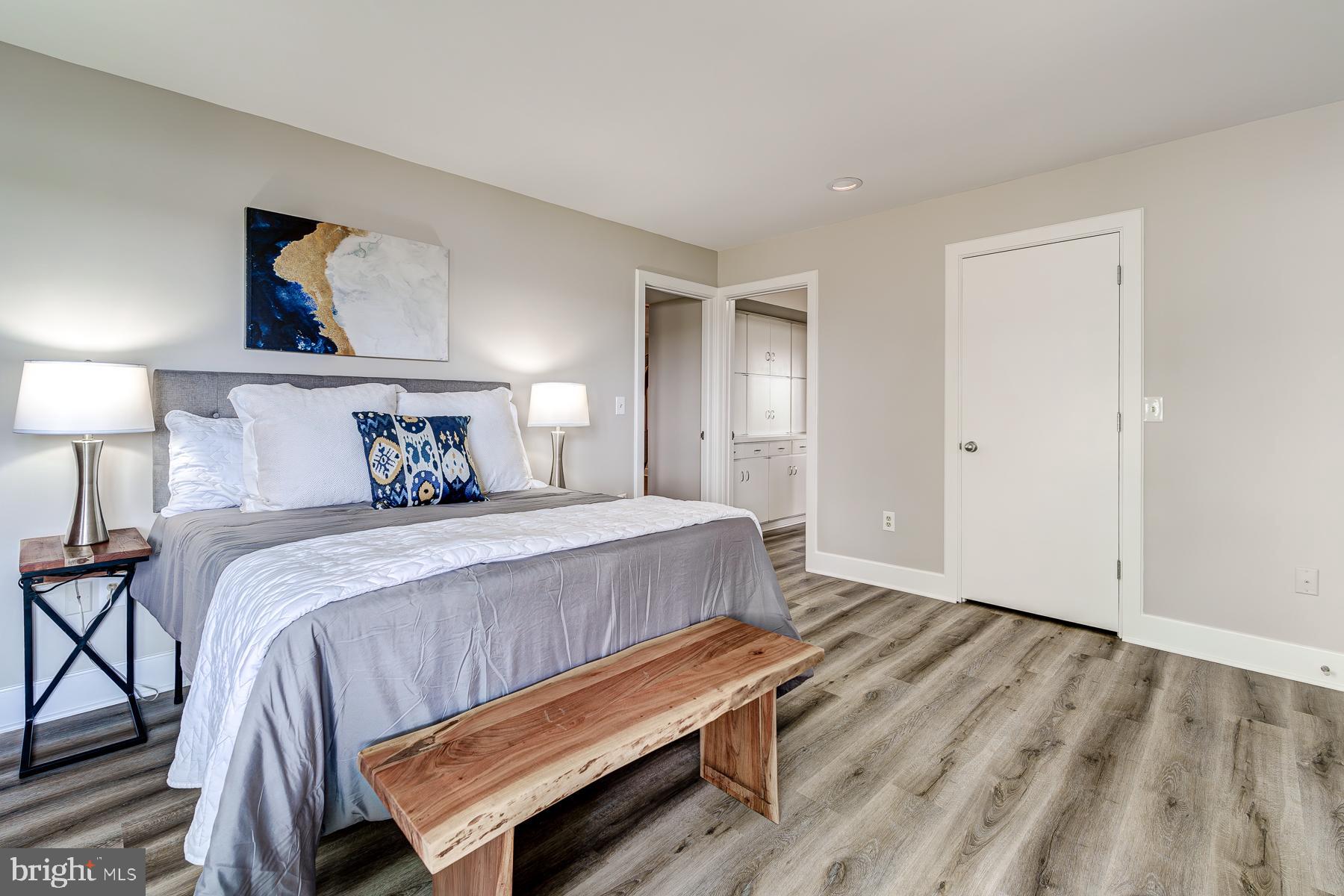 EDGEWATER BEACH - Residential