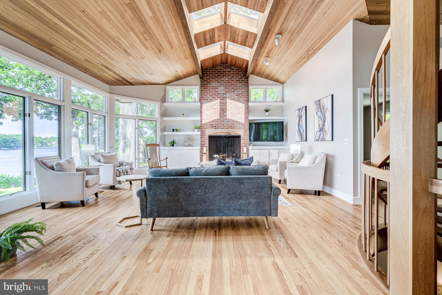 EDGEWATER BEACH - Residential