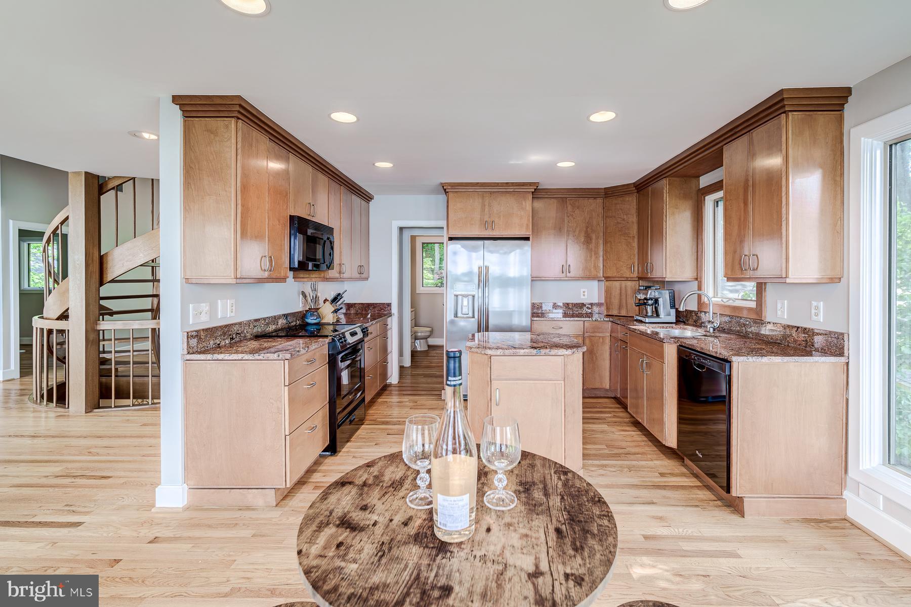 EDGEWATER BEACH - Residential