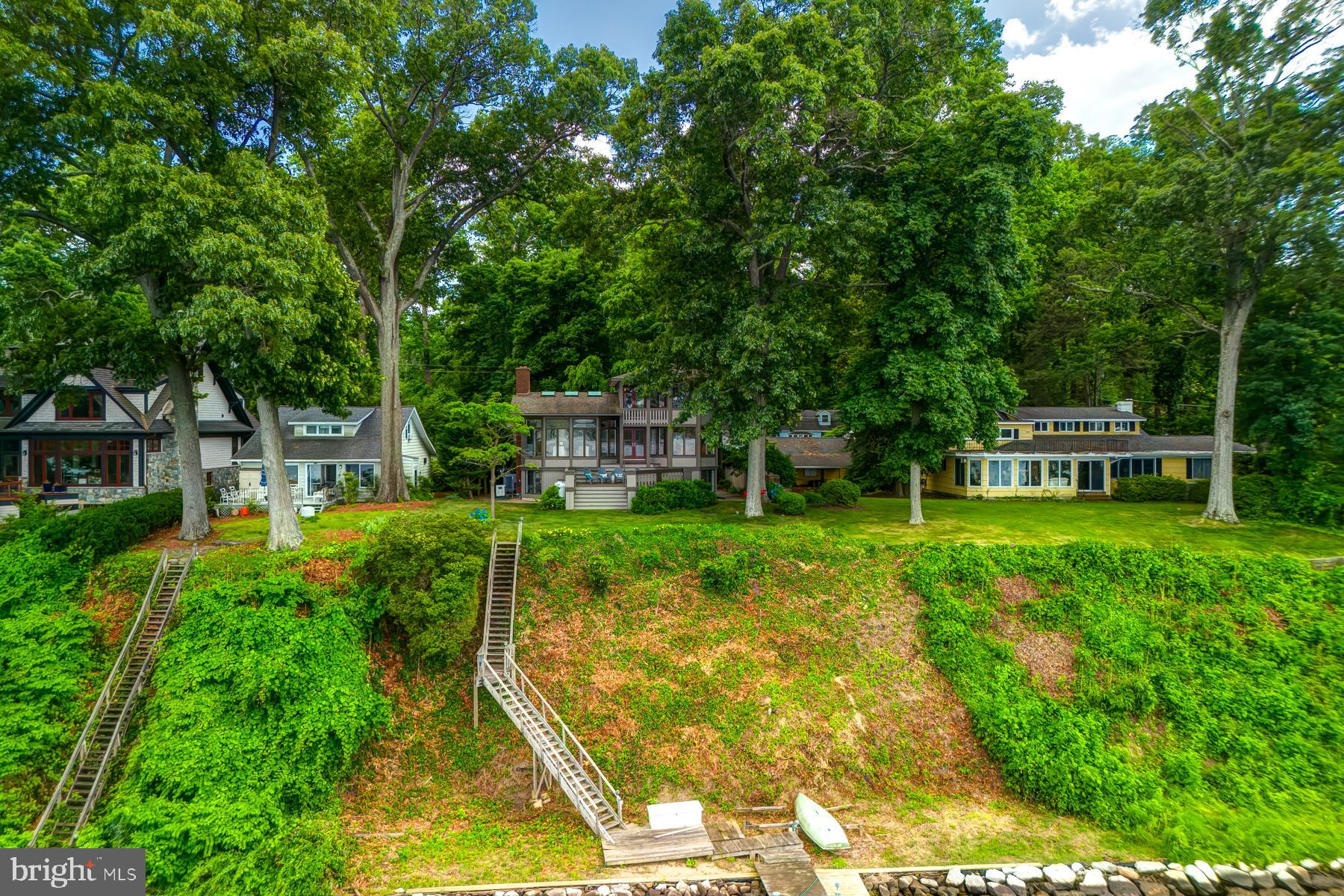 EDGEWATER BEACH - Residential