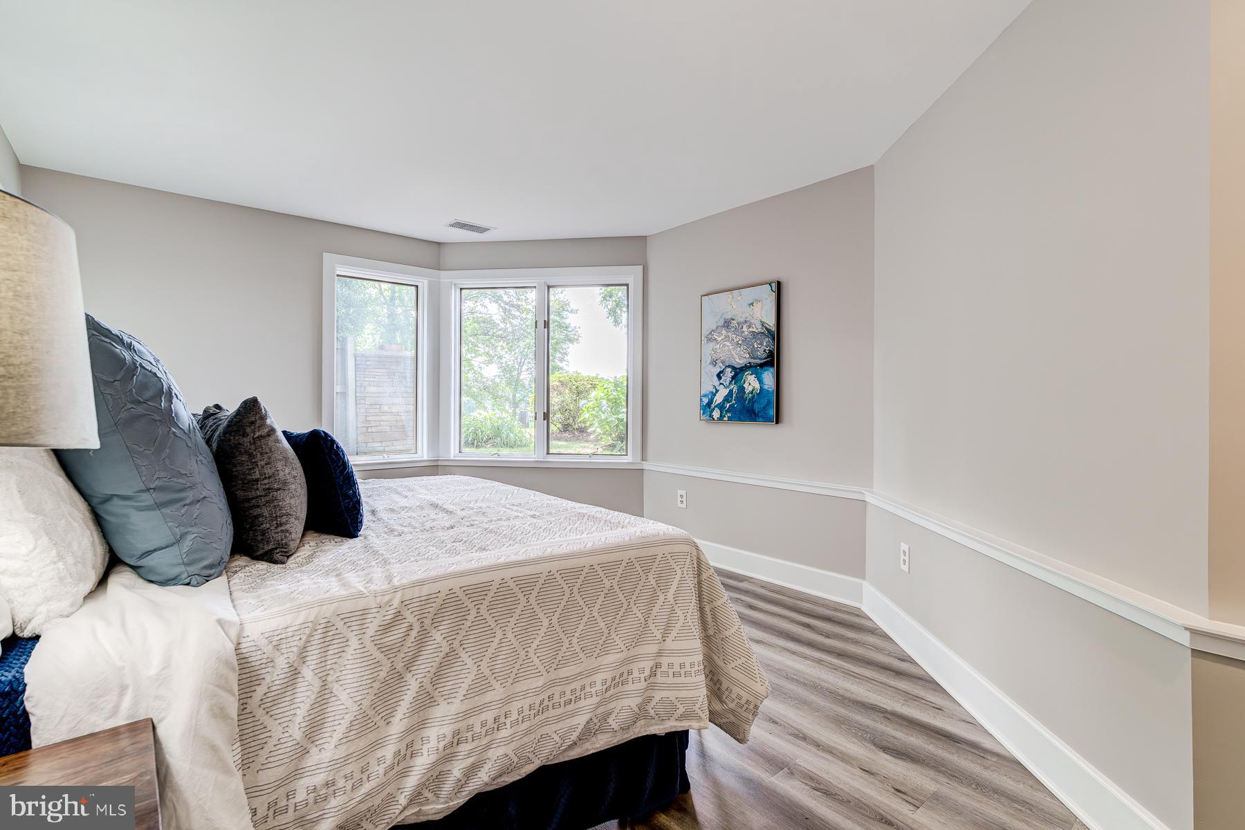 EDGEWATER BEACH - Residential