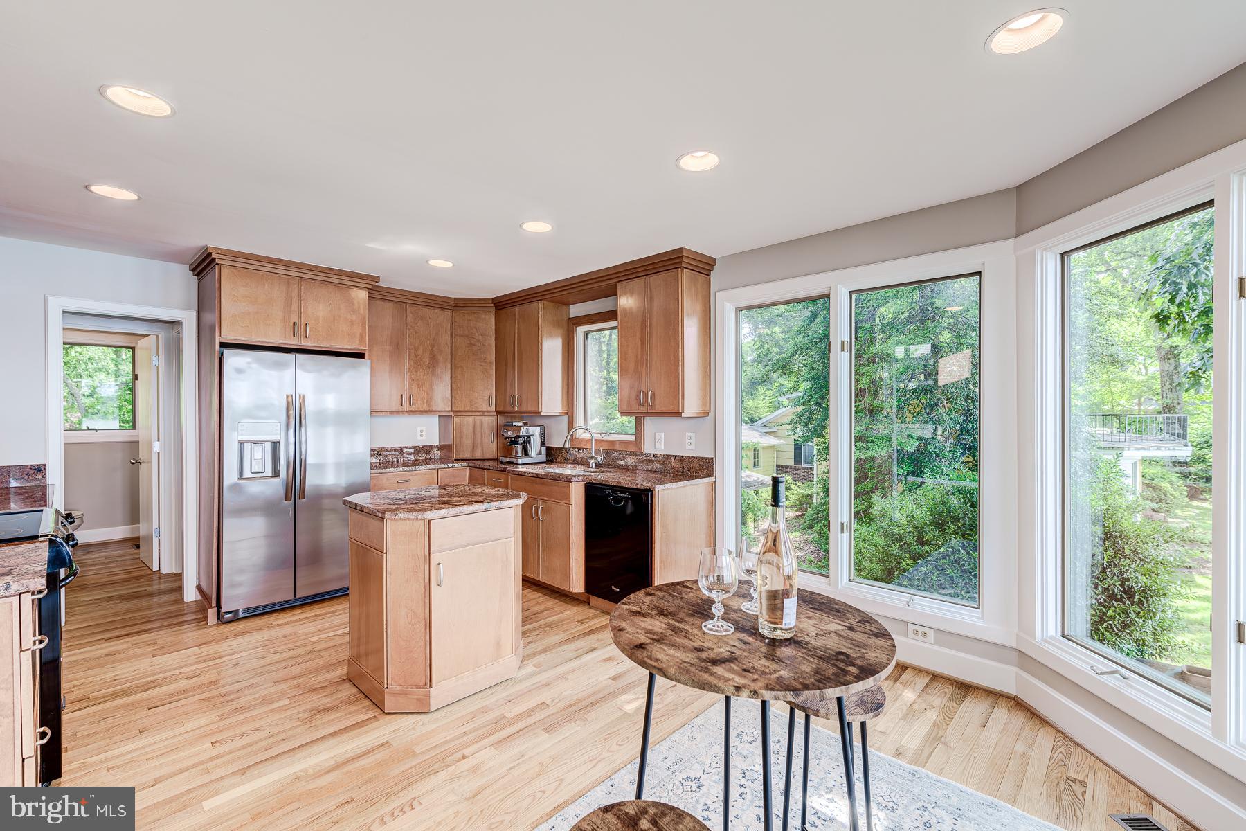 EDGEWATER BEACH - Residential