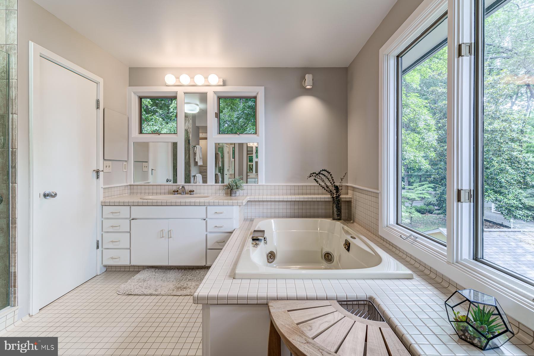 EDGEWATER BEACH - Residential