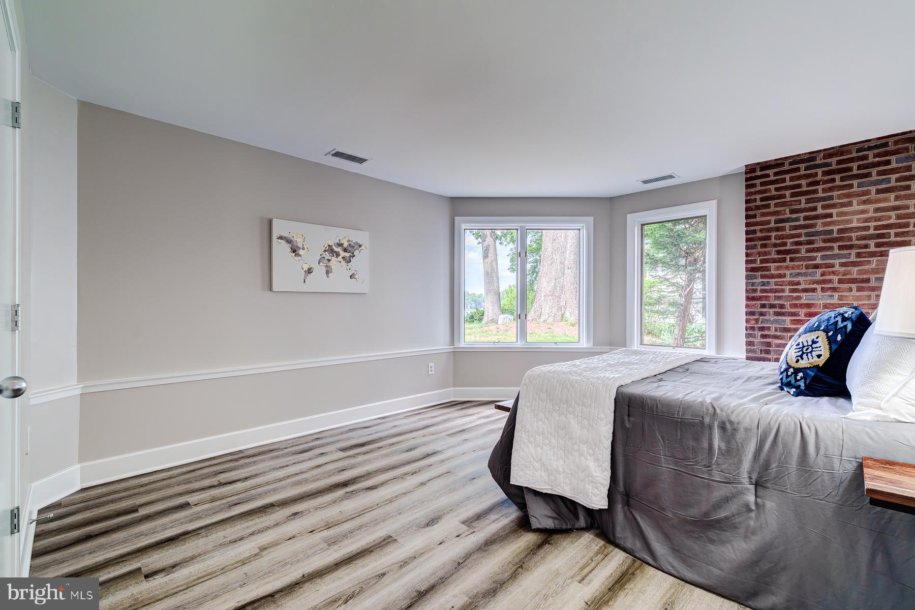 EDGEWATER BEACH - Residential