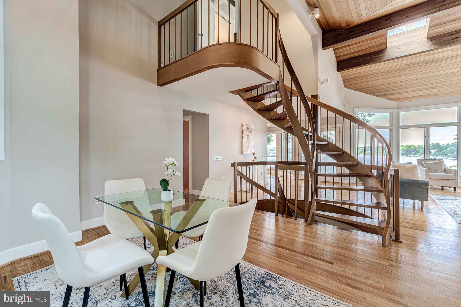 EDGEWATER BEACH - Residential