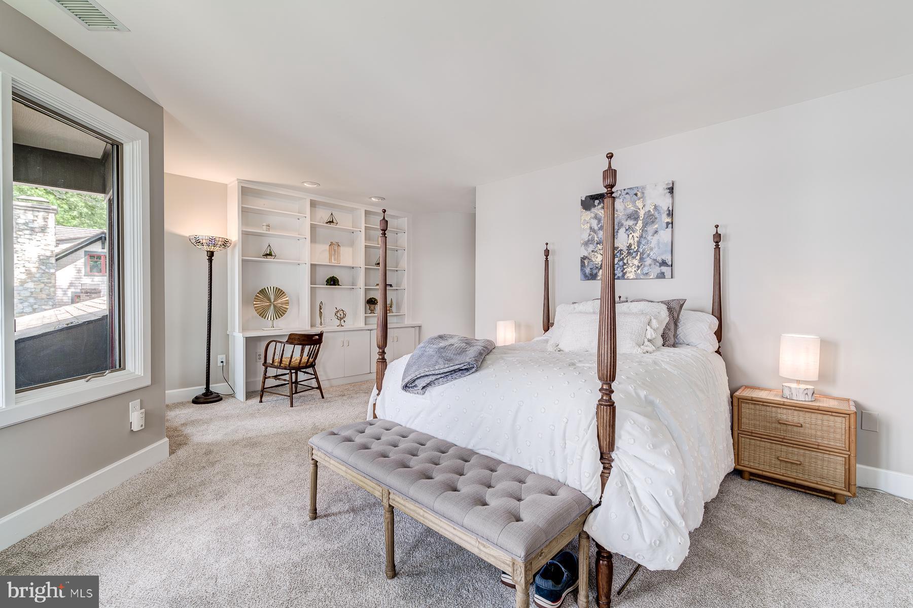 EDGEWATER BEACH - Residential