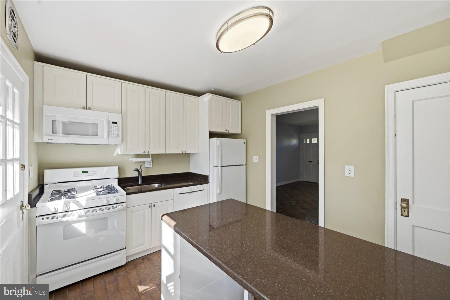 1501 S EDGEWOOD STREET 572