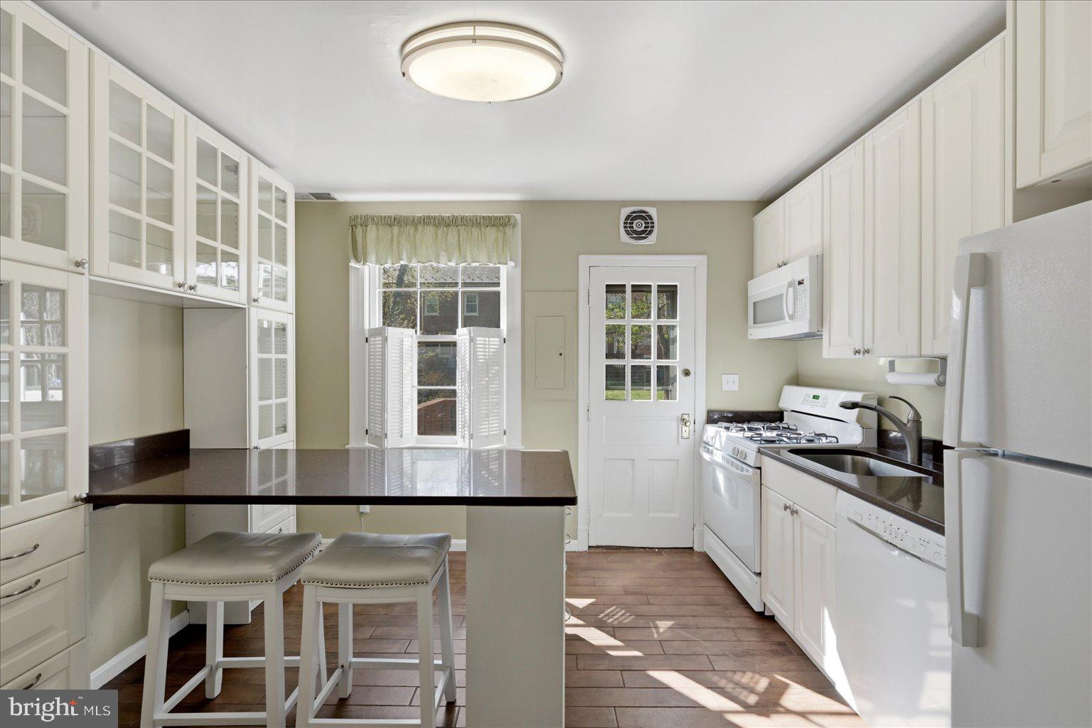 1501 S EDGEWOOD STREET 572