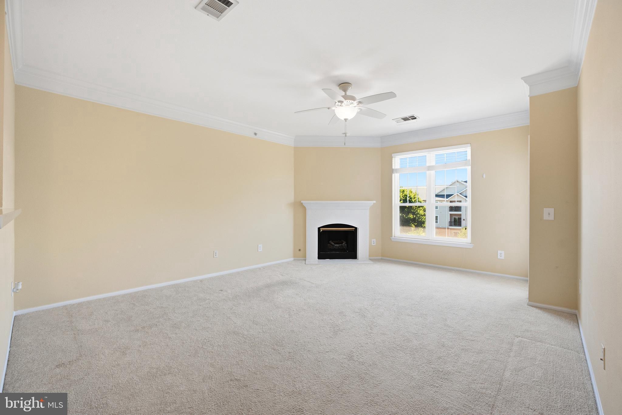 1580 SPRING GATE DRIVE 4415