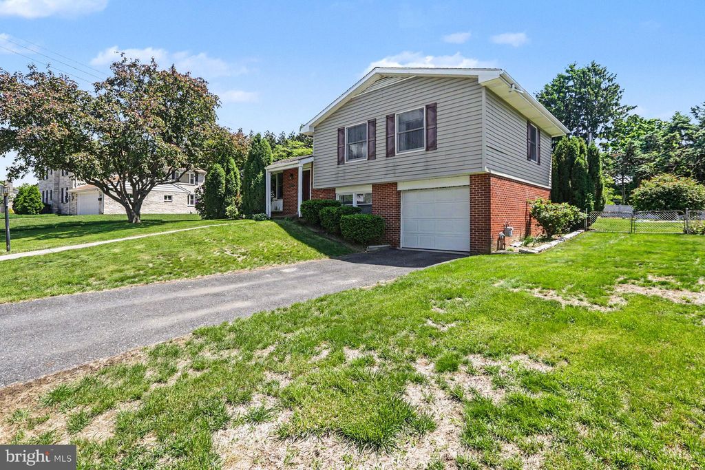 Photo of 510 Rupley Rd, CAMP HILL, PA 17011 (MLS # PACB2053716)