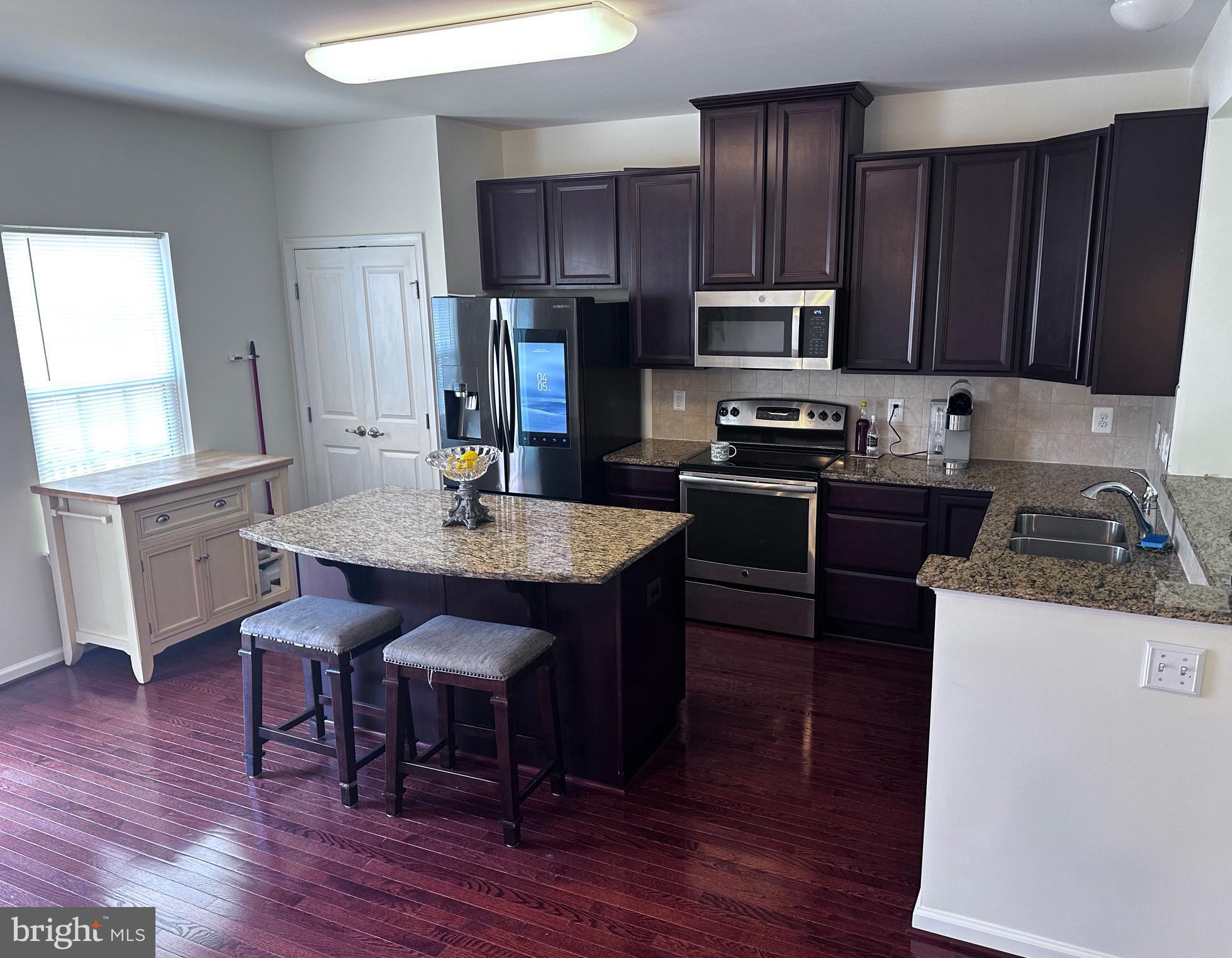RAPPAHANNOCK LANDING - Residential Lease