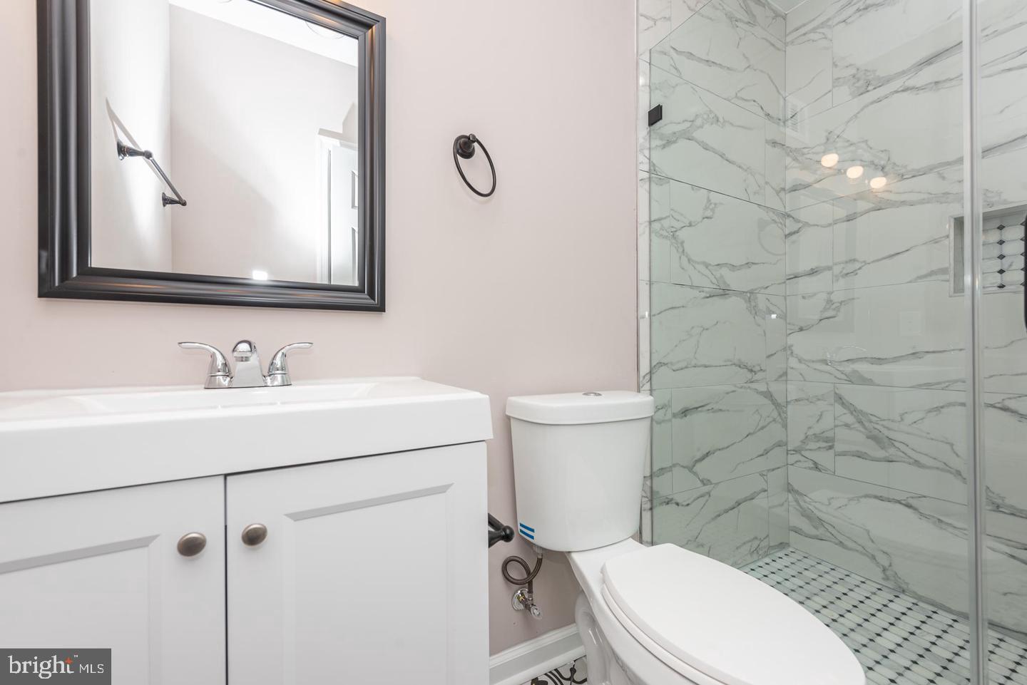 MADISON EASTEND - Residential Lease