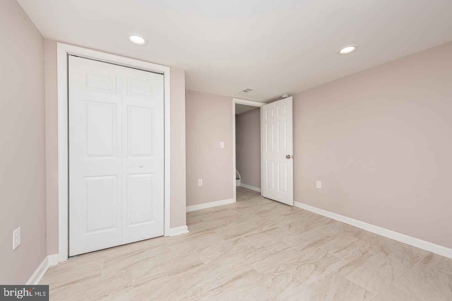 MADISON EASTEND - Residential Lease