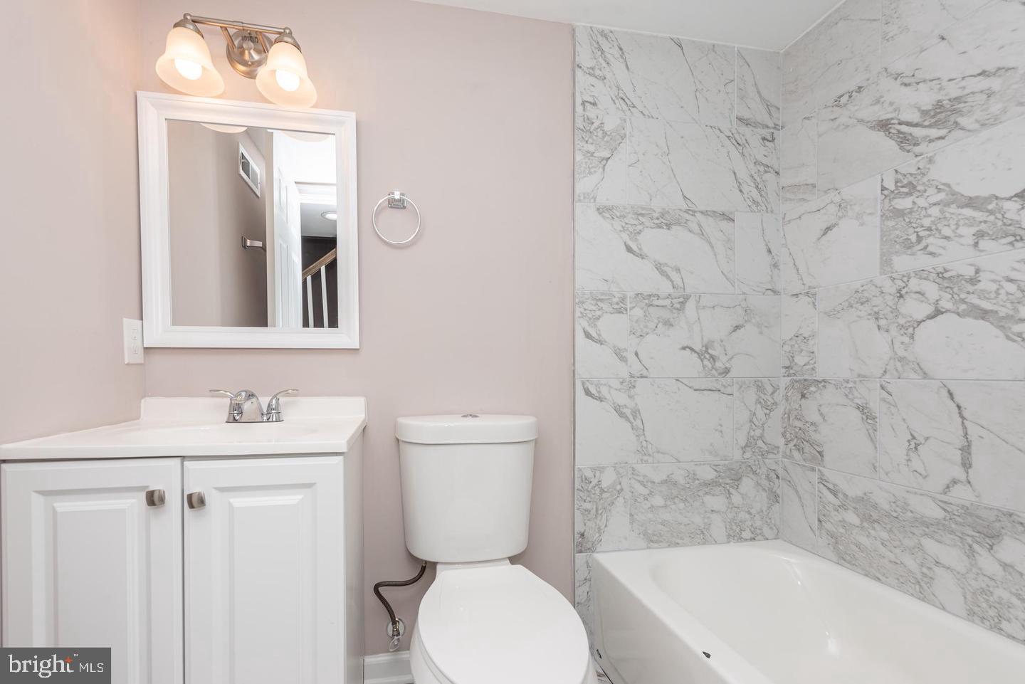 MADISON EASTEND - Residential Lease