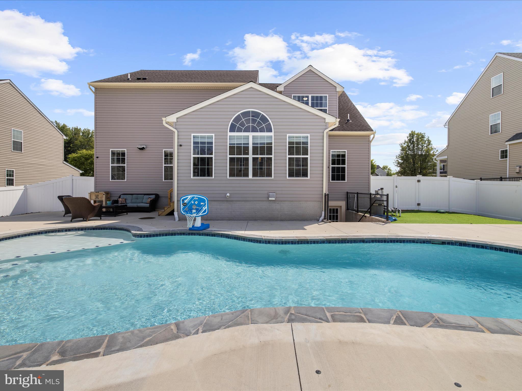 183 MEADOW BROOK WAY