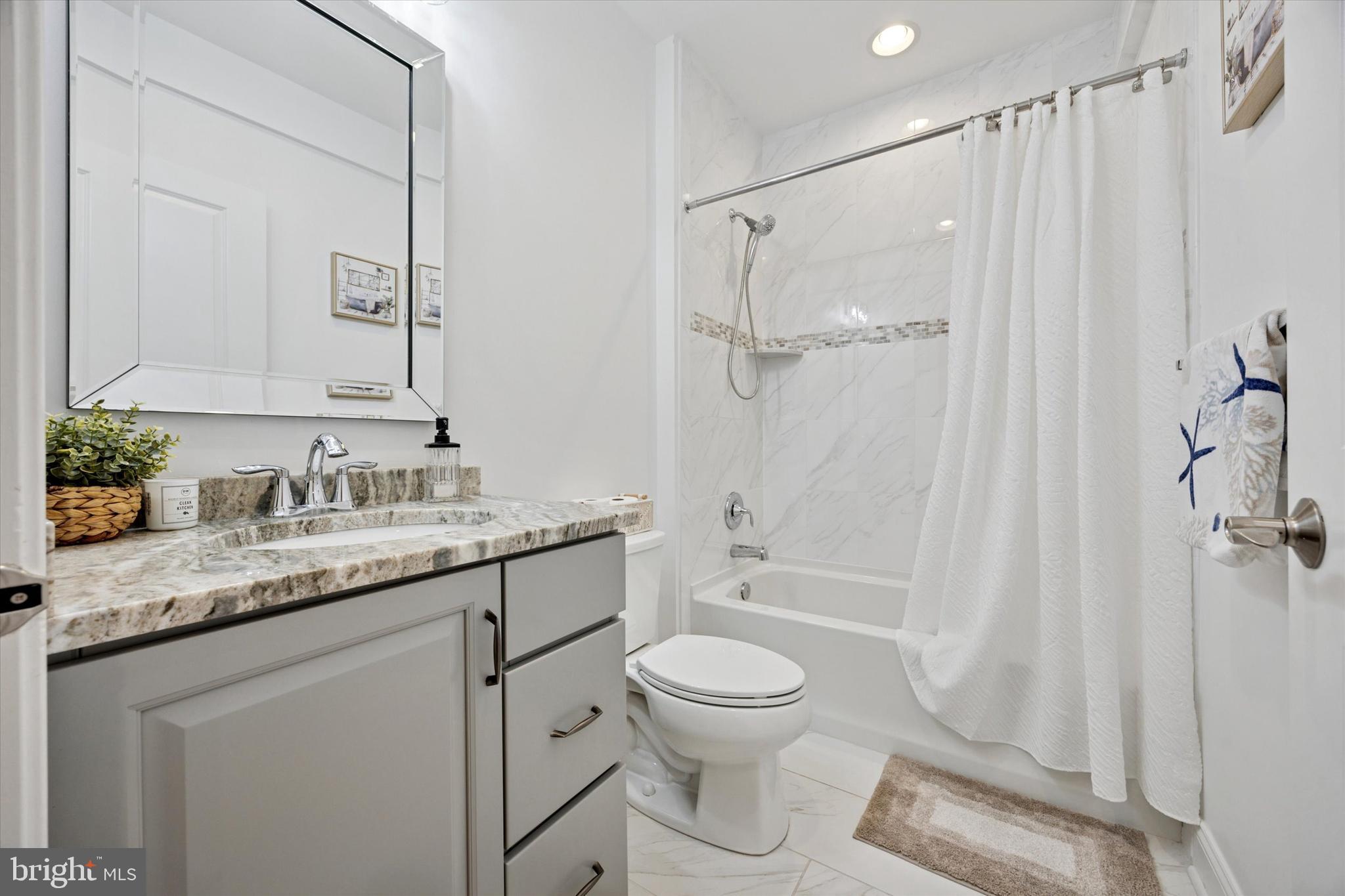 FOUNDERS RESERVE - Residential