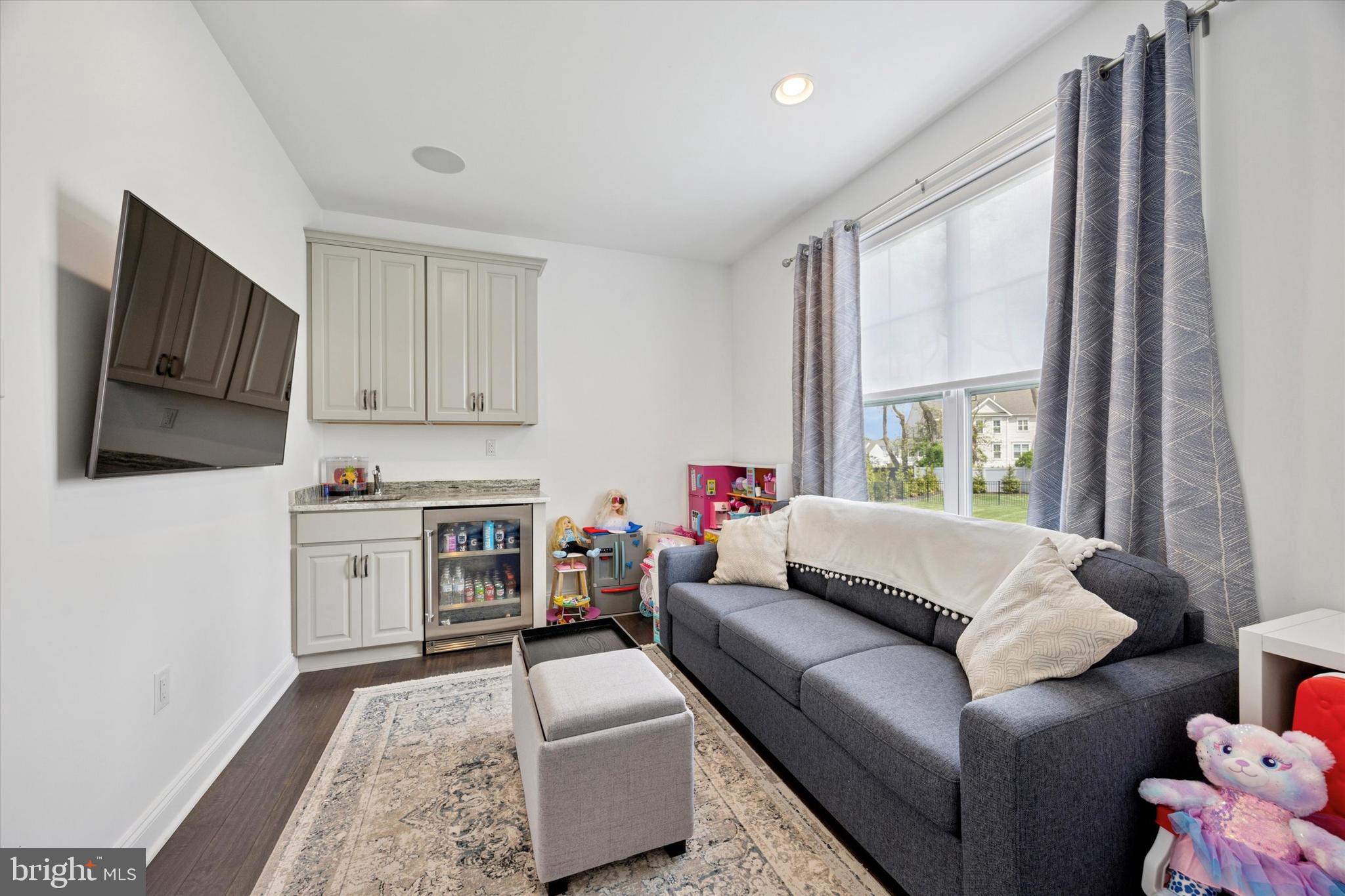 FOUNDERS RESERVE - Residential