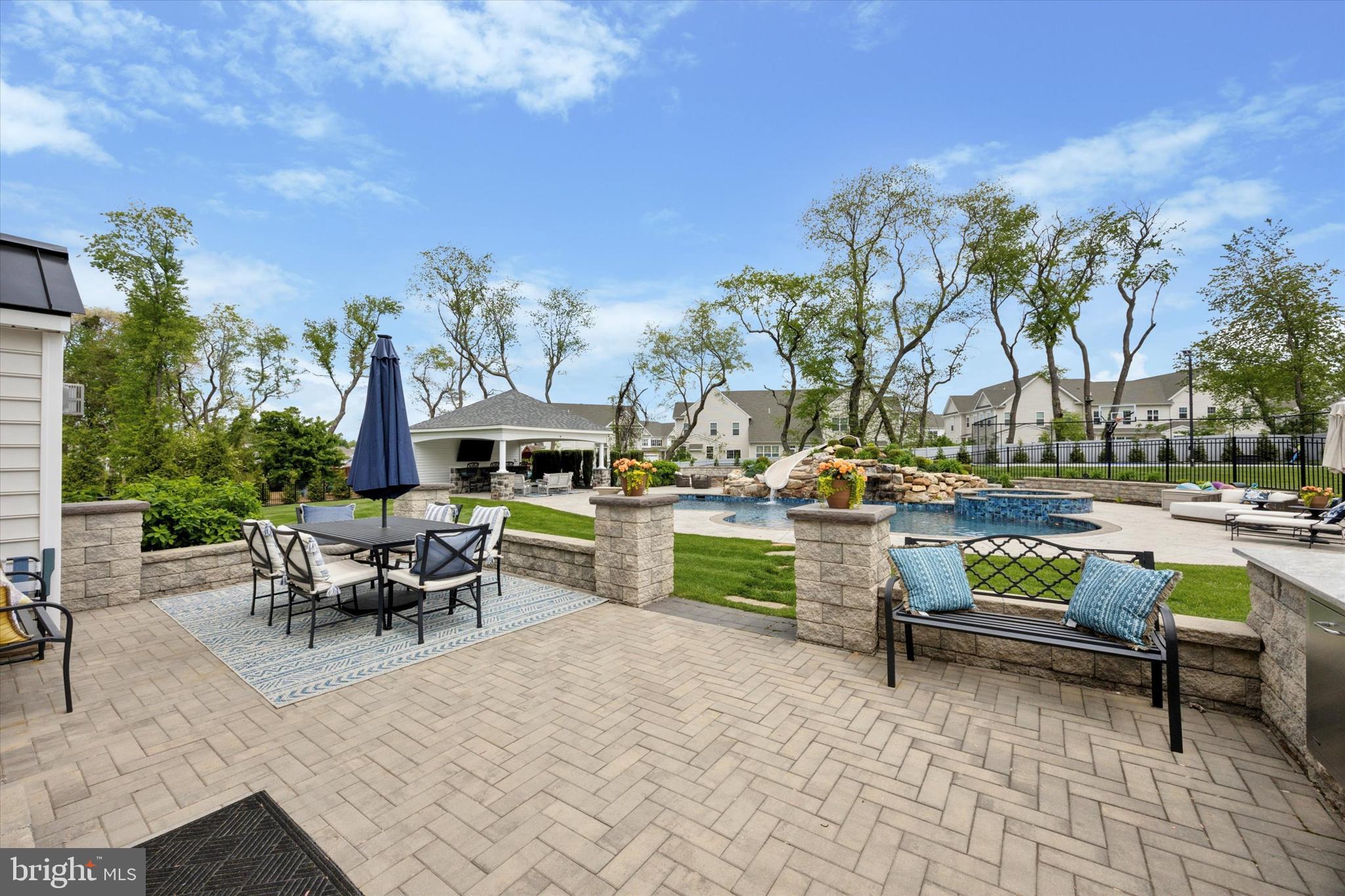 FOUNDERS RESERVE - Residential