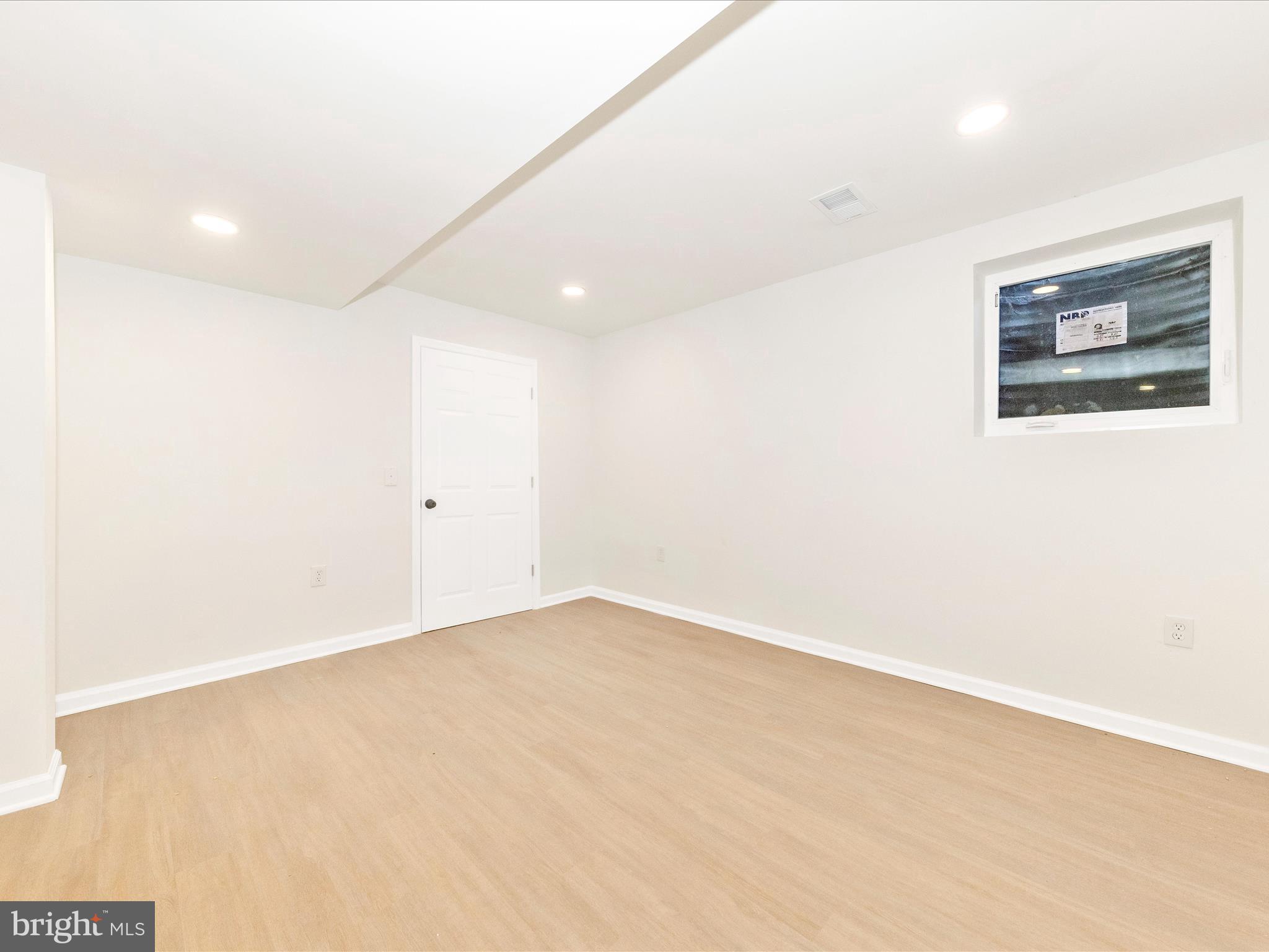 HILCREST ORCHARDS - Residential Lease