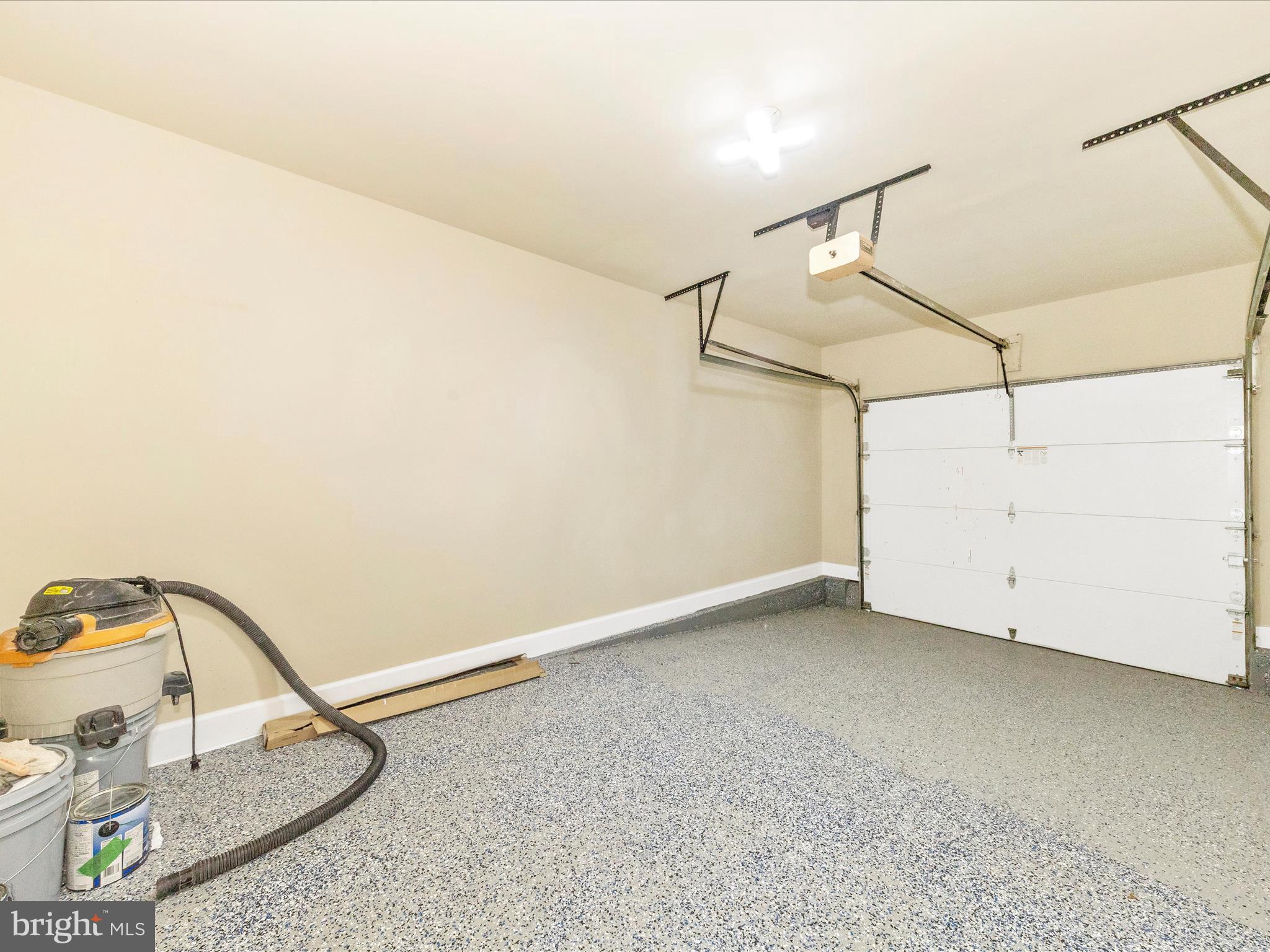 HILCREST ORCHARDS - Residential Lease