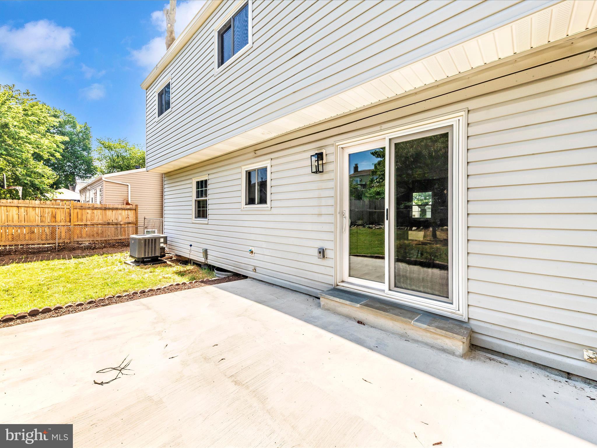 HILCREST ORCHARDS - Residential Lease