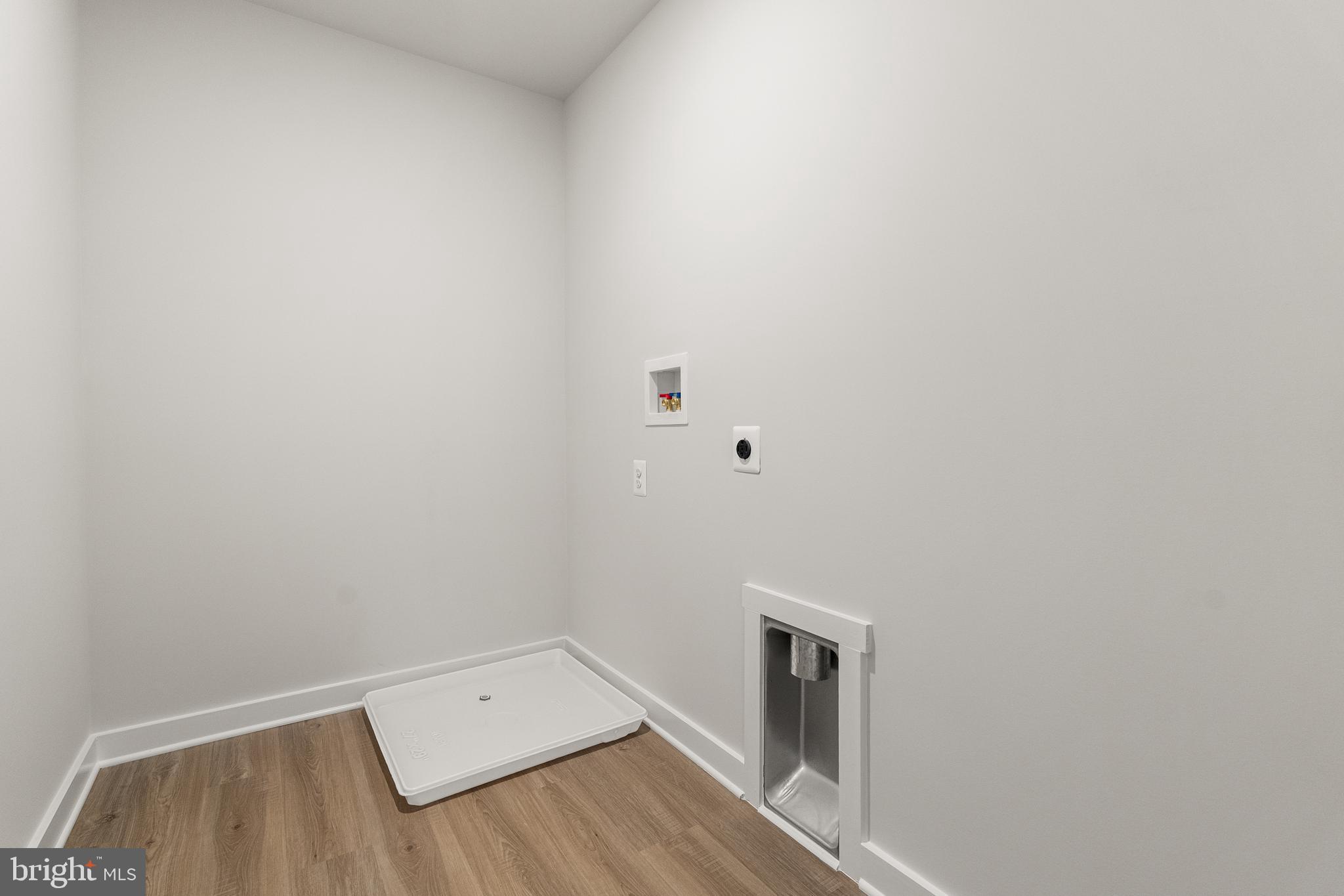 HUNTWELL WEST - Residential