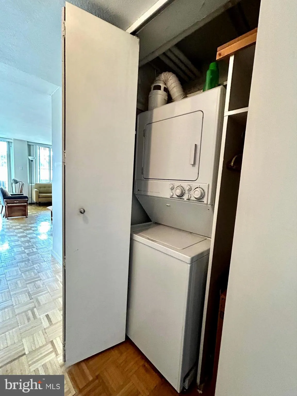 Philadelphia, Pennsylvania 19106, United States, 2 Bedrooms Bedrooms, ,2 BathroomsBathrooms,Residential,Active,227952