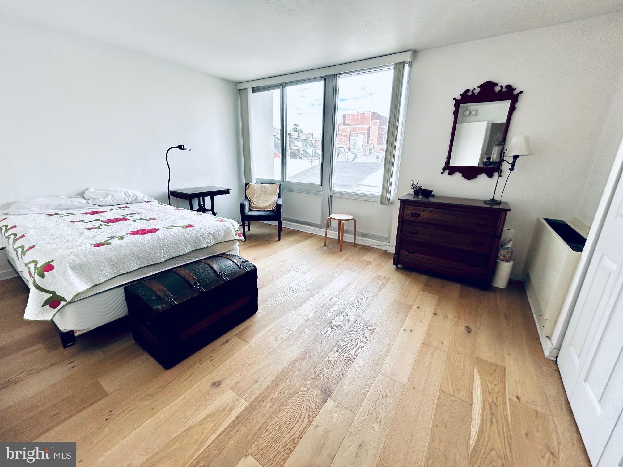 SOCIETY HILL - Residential