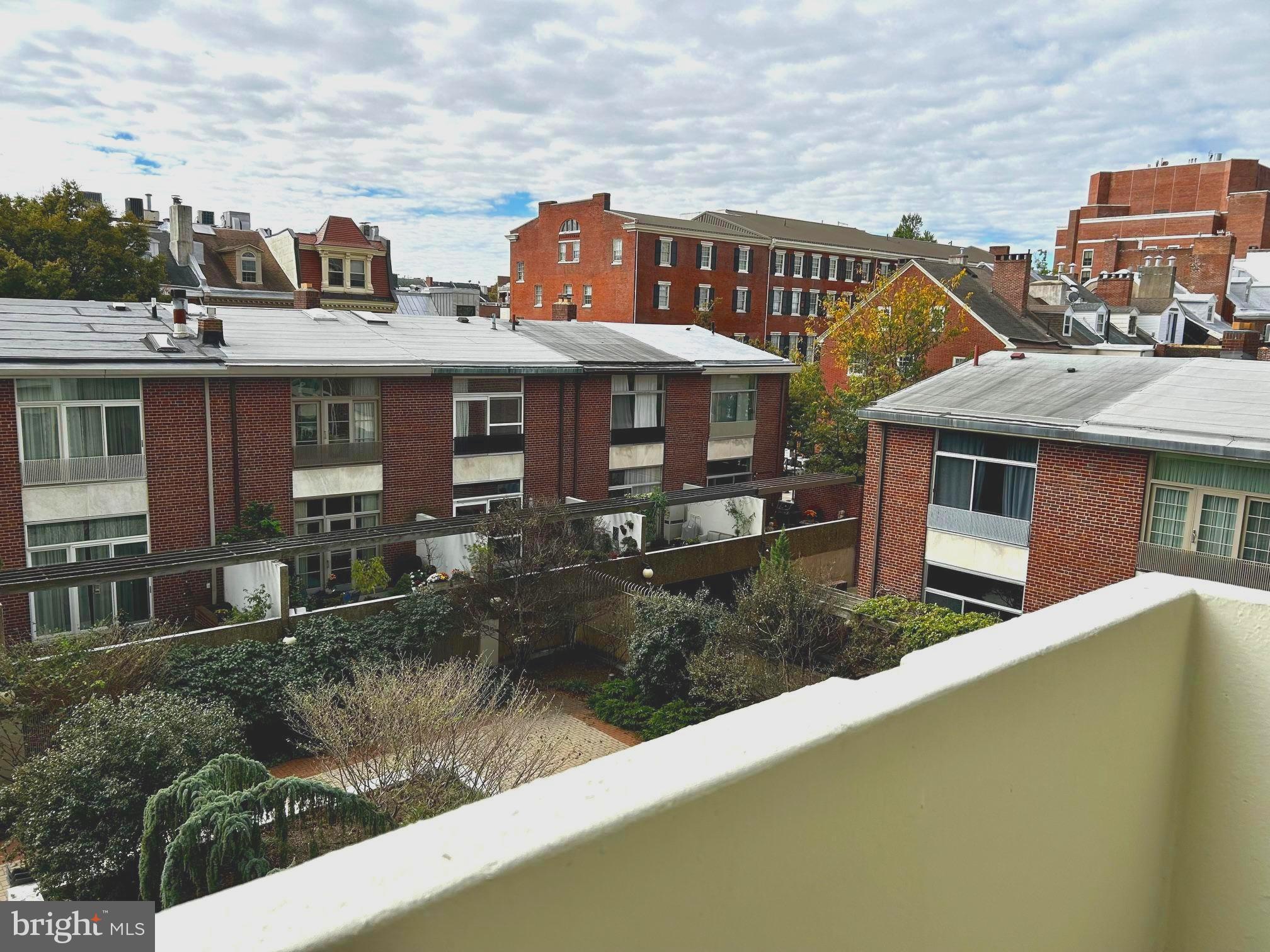 SOCIETY HILL - Residential