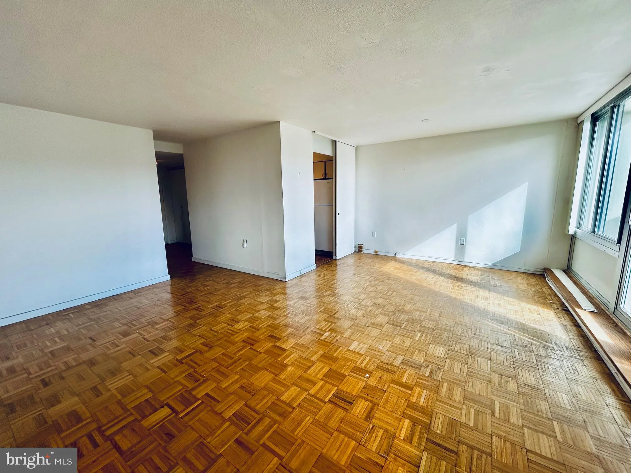 Philadelphia, Pennsylvania 19106, United States, 2 Bedrooms Bedrooms, ,2 BathroomsBathrooms,Residential,Active,227952