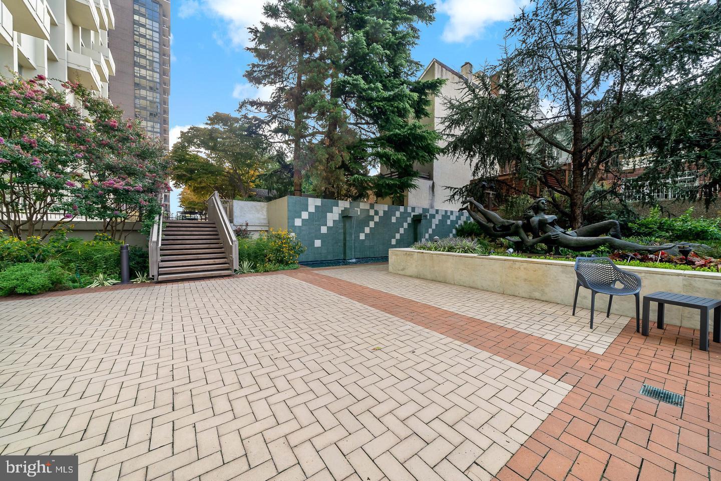 SOCIETY HILL - Residential