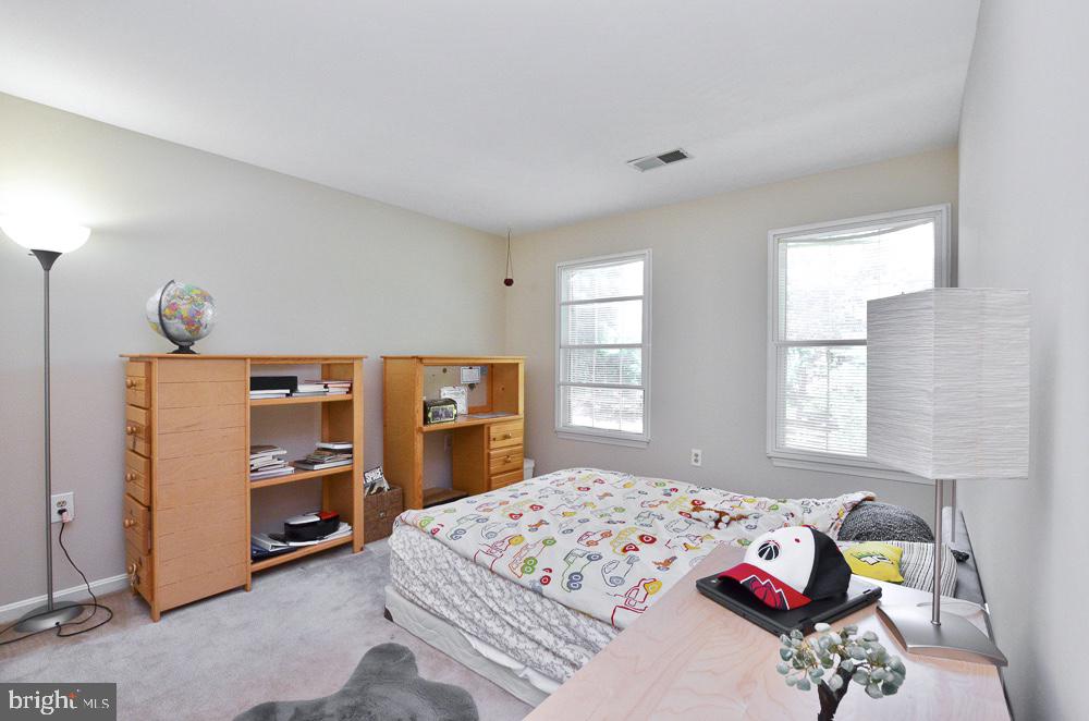 POTOMAC LAKES - Residential