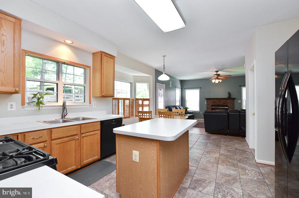 POTOMAC LAKES - Residential