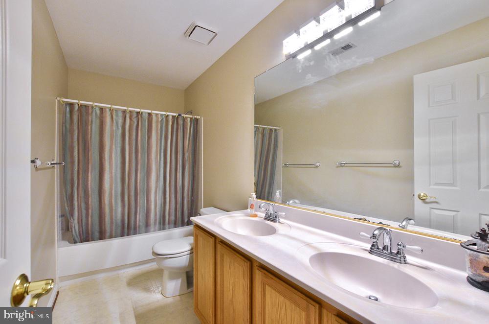 POTOMAC LAKES - Residential