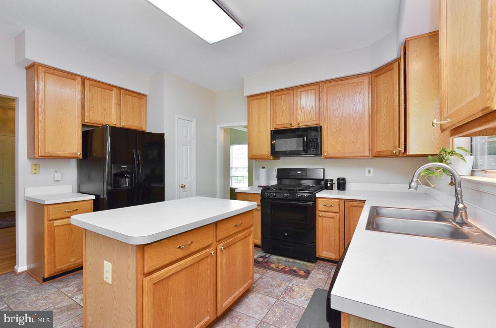 POTOMAC LAKES - Residential