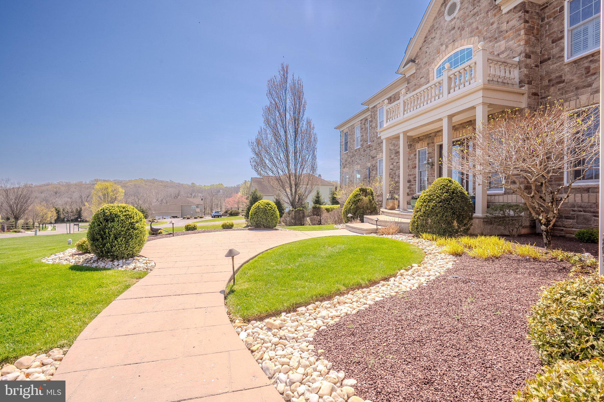 DUTCHESS FARM ESTS - Residential