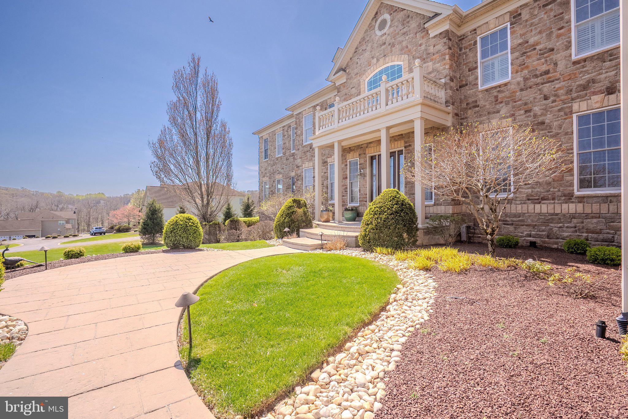 DUTCHESS FARM ESTS - Residential