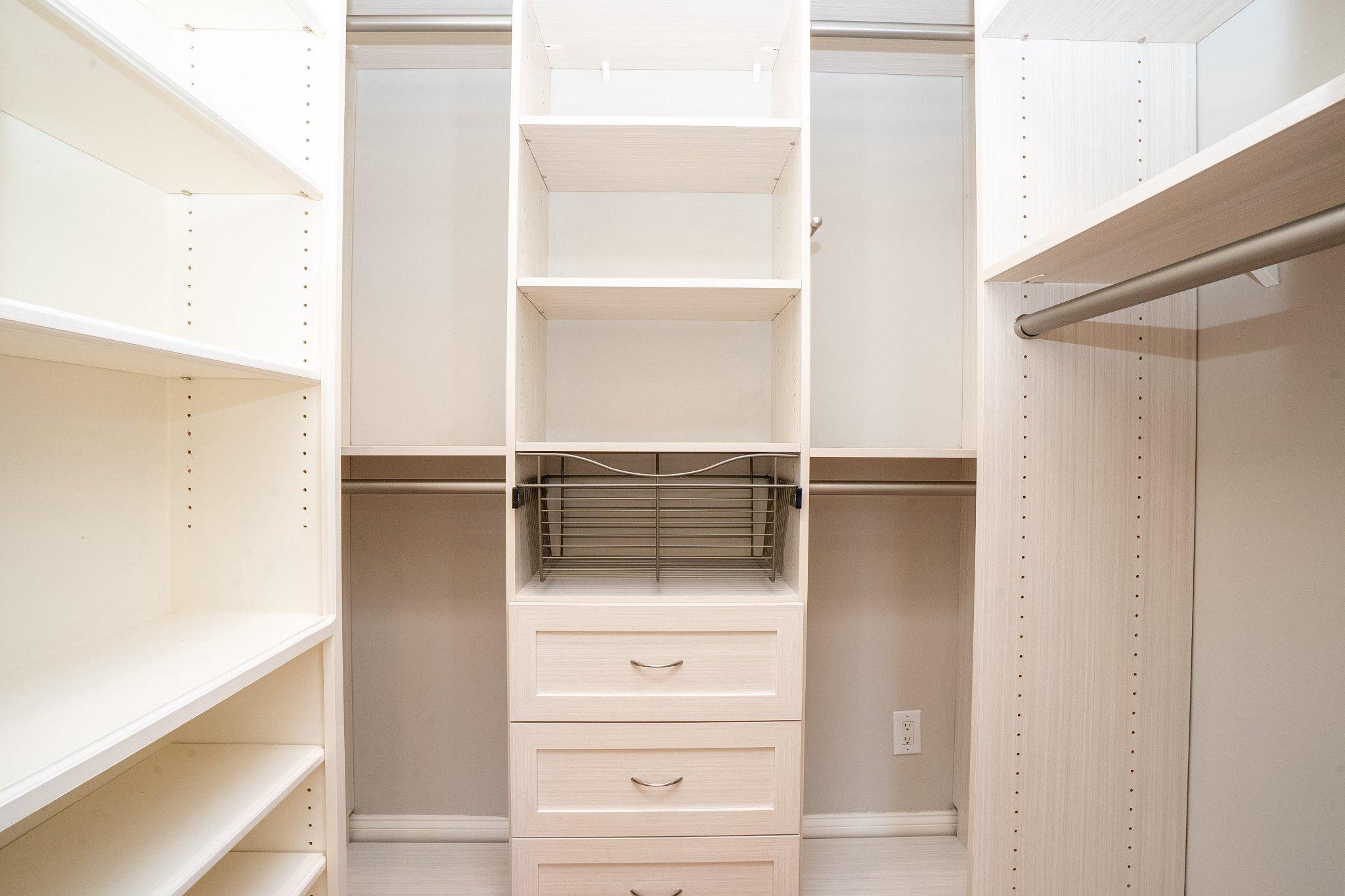 DUTCHESS FARM ESTS - Residential